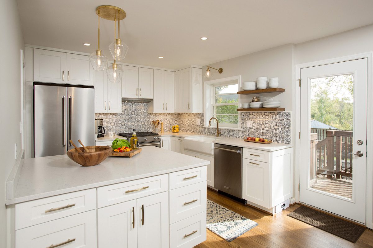 white-cabinets-kitchen-interior-design