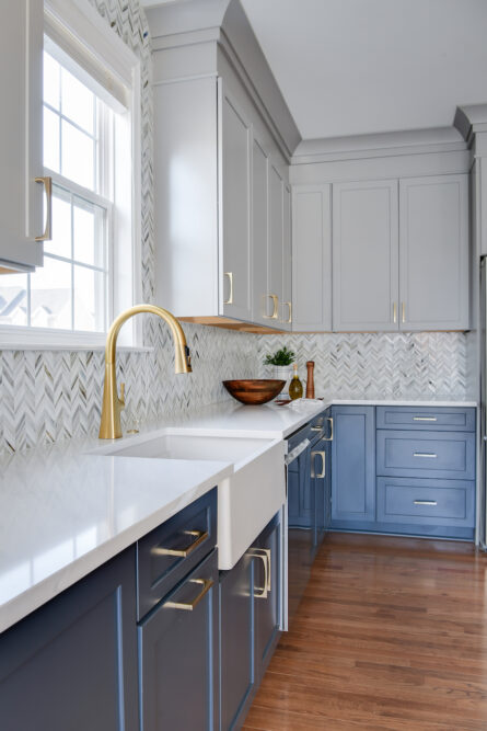 ashburn-va-kitchen-design-gold-hardware-blue-cabinets